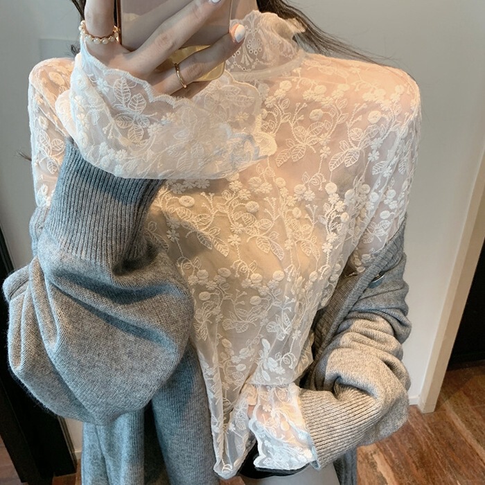 Spring and Autumn Women's Clothing New Internet Celebrity Temperament Fairy Lace Top Mesh Western Style Super Fairy Exquisite Bottoming Shirt