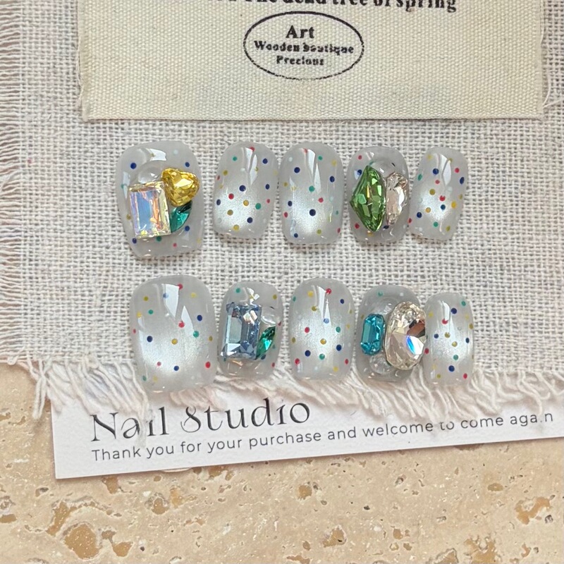 Purely Handmade Wearable Nails with Niche Cat-Eye Polka Dots and Stacked Rhinestones, High-End Short Style That Enhances Complexion, Removable Nail Art Finished Product Purely Handmade Wearable Nails with Niche Cat-Eye Polka Dots and Stacked Rhinestones, High-End Short Style That Enhances Complexion, Removable Nail Art Finished Product