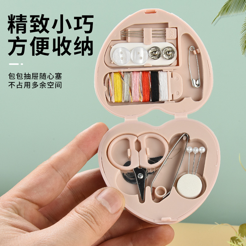 Creativo en forma de corazón portátil 8-pieza estudiante dormitorio hecho a mano multifunción costura mini aguja y cable caja de almacenamiento traje