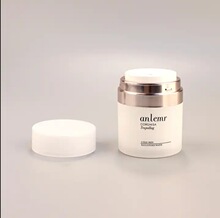 �߶˰�ɫ30g��Һ��� �D����50g��˪ƿ15g�۵�ҺBB˪�o�wƷ���bƿ