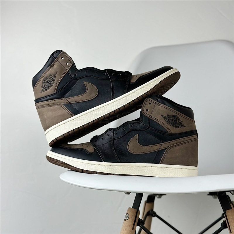 Popular Aj1 Black Mocha Shoes, Aj High-Top Brown and Black Mocha Trendy High-Appearance Sneakers, Men's and Women's Basketball Shoes Popular Aj1 Black Mocha Shoes, Aj High-Top Brown and Black Mocha Trendy High-Appearance Sneakers, Men's and Women's Basketball Shoes