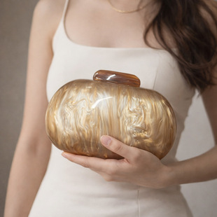 �羳���QŮ���¿�W���E�Aؐ���Z���������r��������μ�б���