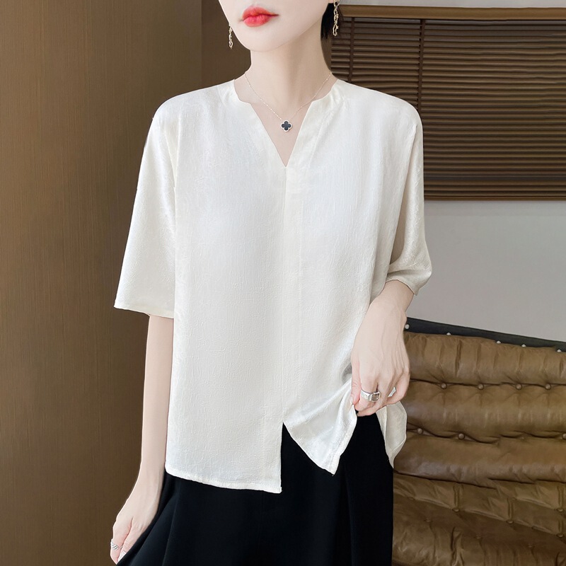 Summer Loose Satin Light Luxury Minimalist Solid Color V-Neck Short-Sleeve T-Shirt Acetate Top High-Quality Women's Blouse for Moms