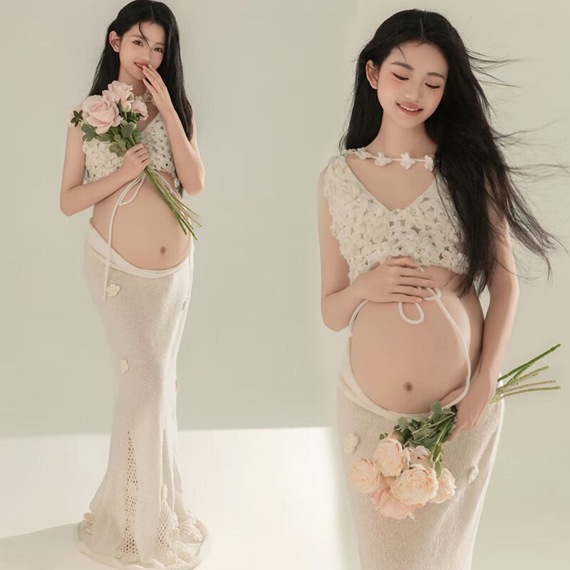 Pregnant women cute at home to take new autumn and winter warm photo clothing studio photography photo art photos