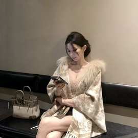 2025秋冬新款京圈女主温柔米驼拼接貉子毛领披肩斗篷毛毛大衣女