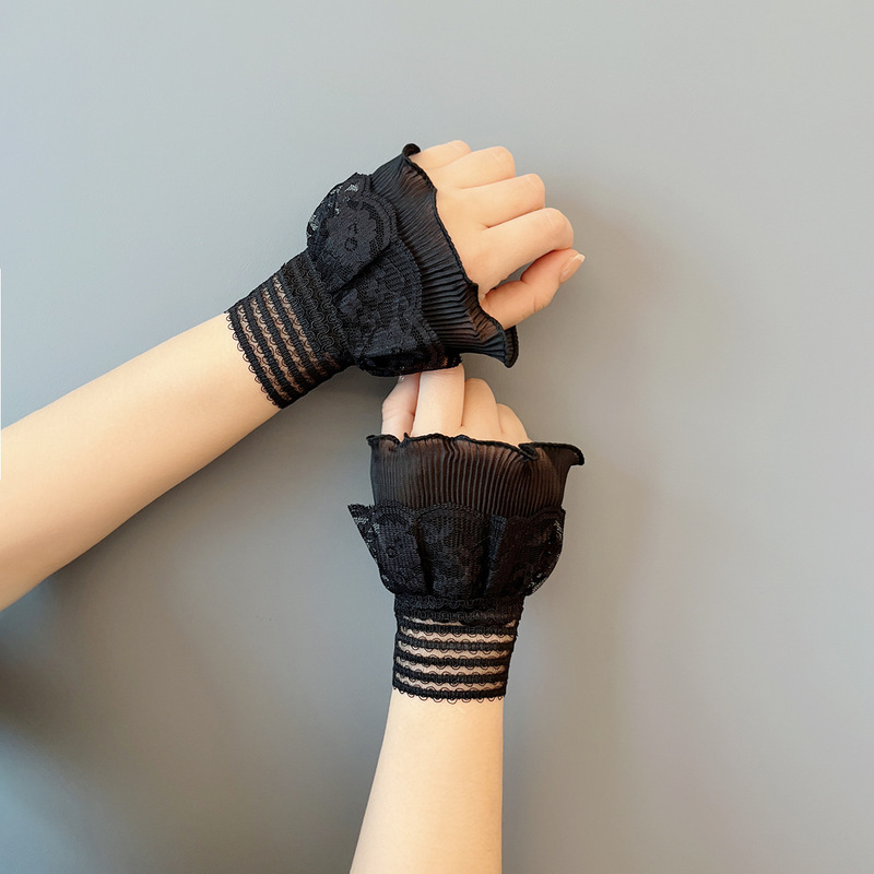 Korean autumn and winter double-layer fake sleeve beautiful lace hollow lace cuff decorative jewelry sleeve stitching wholesale