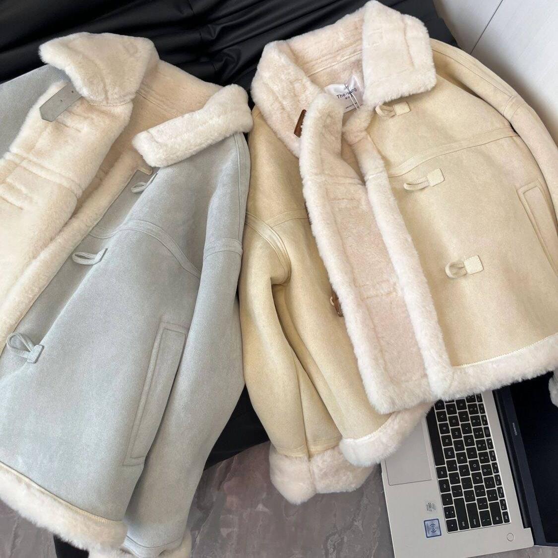 Autumn and Winter Lamb Wool Outwear for Women, Fleece-Lined, Warm Horn Button Fur Integrated Short Outwear for Small People, Motorcycle Jacket