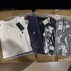 25 New Love V ネック半袖 T シャツ多用途ソリッドカラークラシックポニー刺繍ロゴ男性と女性のための同じスタイル