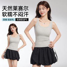 ��˿���п����������Ů���������ڴ��ļ��¿���ص汳�Ĵ������
