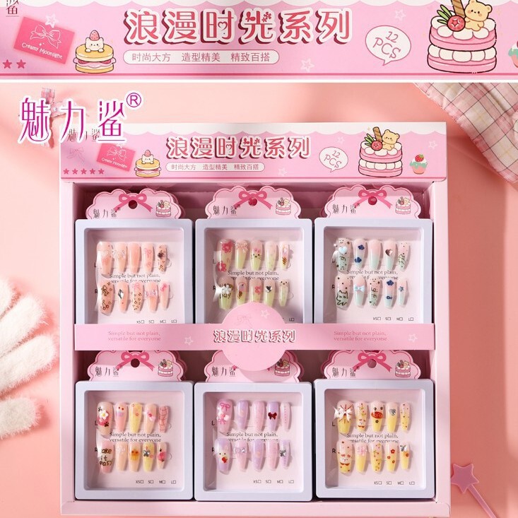 Cartoon cat-eye wearable nail art with rhinestones, gentle style nail set, elegant and cute manicure Cartoon cat-eye wearable nail art with rhinestones, gentle style nail set, elegant and cute manicure