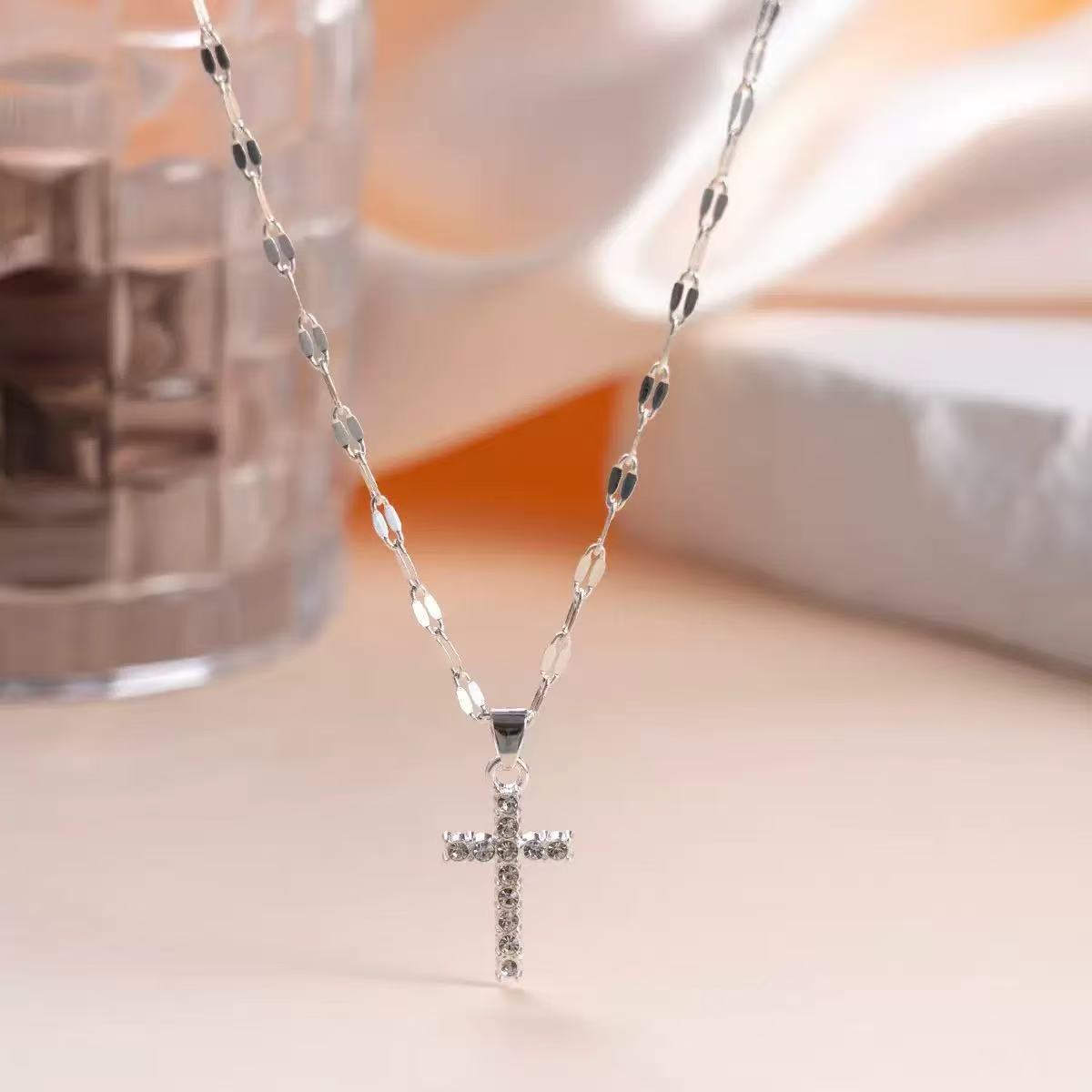 Collier Pendentif Croix Hip Hop Strass Style Luxe Pour Homme_voghion.com