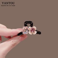 精巧な水晶の花の高級感の王女の頭は小さい字の前髪を挟みます。