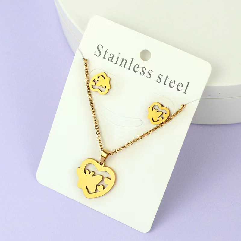 Net Red Butterfly Love Cross Personalidad Simple Juego de joyas de acero inoxidable Pendientes de oro Juego de collar al por mayor