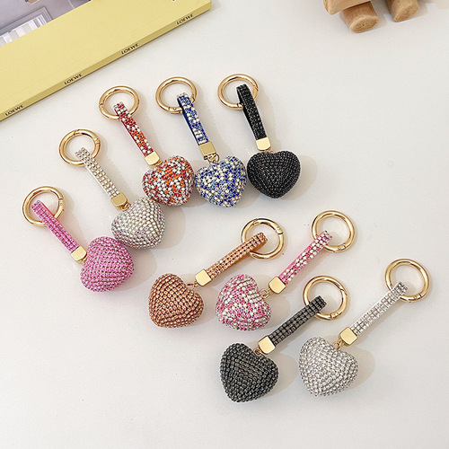 Korean Version Full Diamond Heart Keychain Couple Elegant Pendant Ring Car Bag Accessory Keychain Wholesale