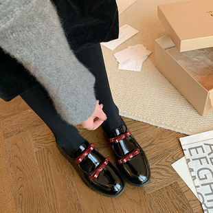 Ӣ���WԺ�L�͹�����Ƥ�߸��ָ�����Ь�����Y�͸�СƤЬ��چ�ЬŮ