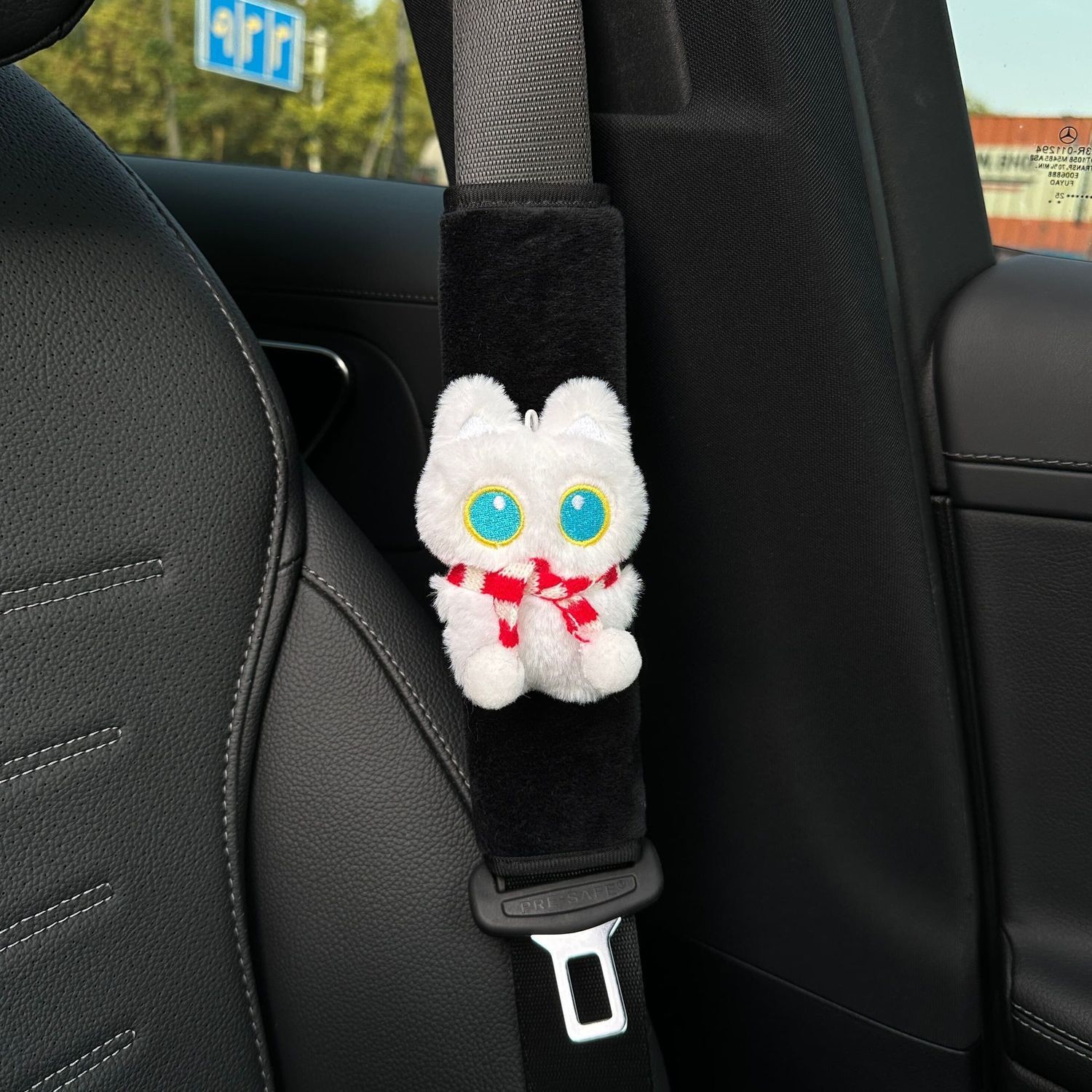 Car seatbelt shoulder pad protective cover decoration, universal for all seasons, creative cute little black cat, car interior accessories for women