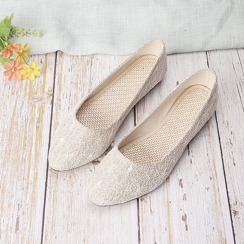 Spring and Summer New Style Cloth Pointed Toe Casual Shoes for Women, Old Beijing Cloth Shoes, Fashionable and Simple Flats Soles, Breathable and Comfortable Flats