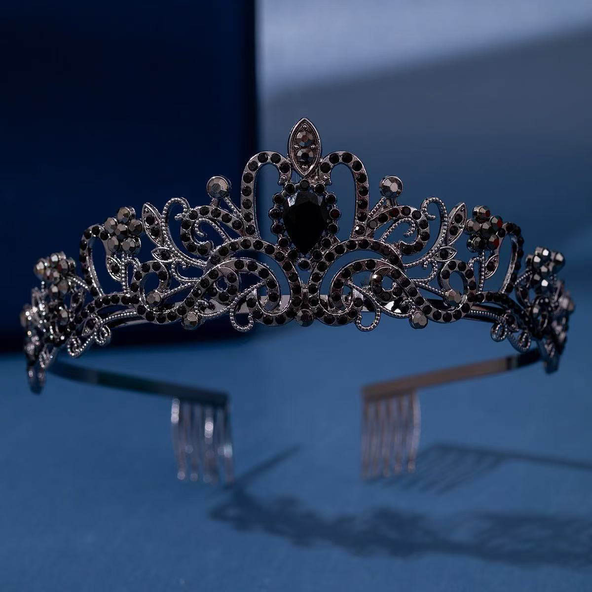 190g Weight Hair Band Hair Accessories Type Zircon Inlay Material 1 Piece Quantity Wedding, Festival Occasion Alloy Material Crown Pattern All Seasons Season Women's Gender Inlay Design Luxurious Style Luxurious Women's Crown Alloy Inlay Zircon Hair Band 13