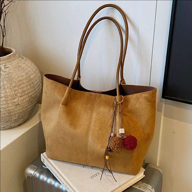 Autumn/Winter New Suede Large Capacity Commuter Tote Bag 2026 Women's Casual Simple Versatile Ins Shoulder Bag - Thumbnail 3