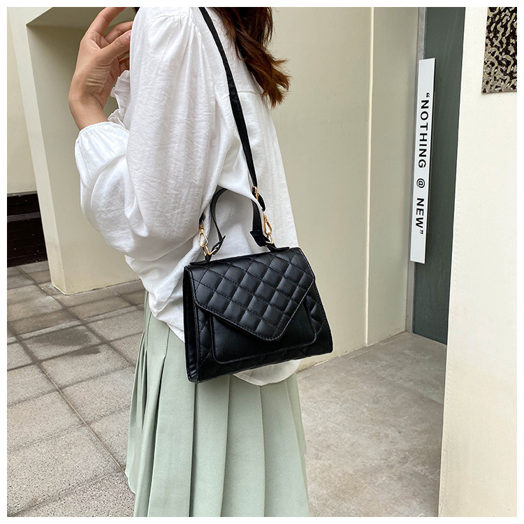 Women's Medium Pu Leather Solid Color Streetwear Square Magnetic Buckle Square Bag display picture 12