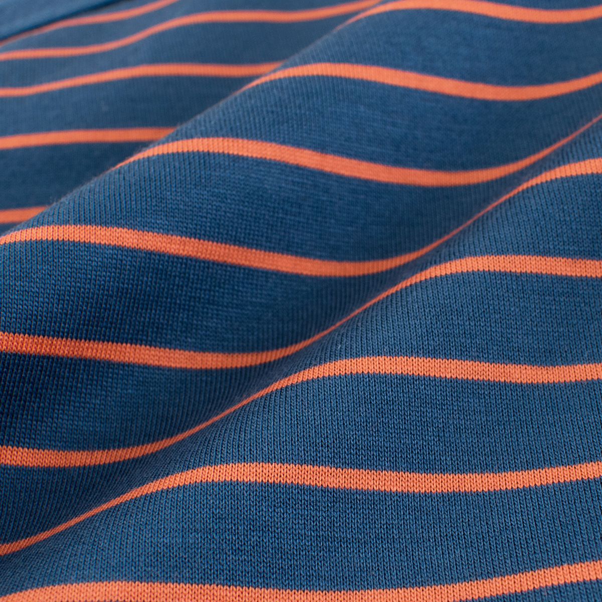 Promoción especial de ropa para niños de marca nueva camiseta de manga larga para niños ropa de bebé camisa de fondo cuello redondo rayas al por mayor