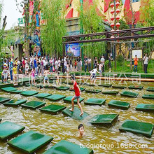 水上拓展凌波微步娱乐趣味浮板桥农庄景区水上漂移蜻蜓点水网红桥