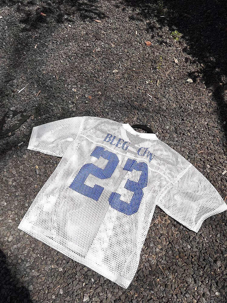 Mesh Letter Print V-neck Short-sleeve T-shirt, Summer Hollow-out Cropped Jersey, Loose-fitting Top For Men And Women,_viptrois.com