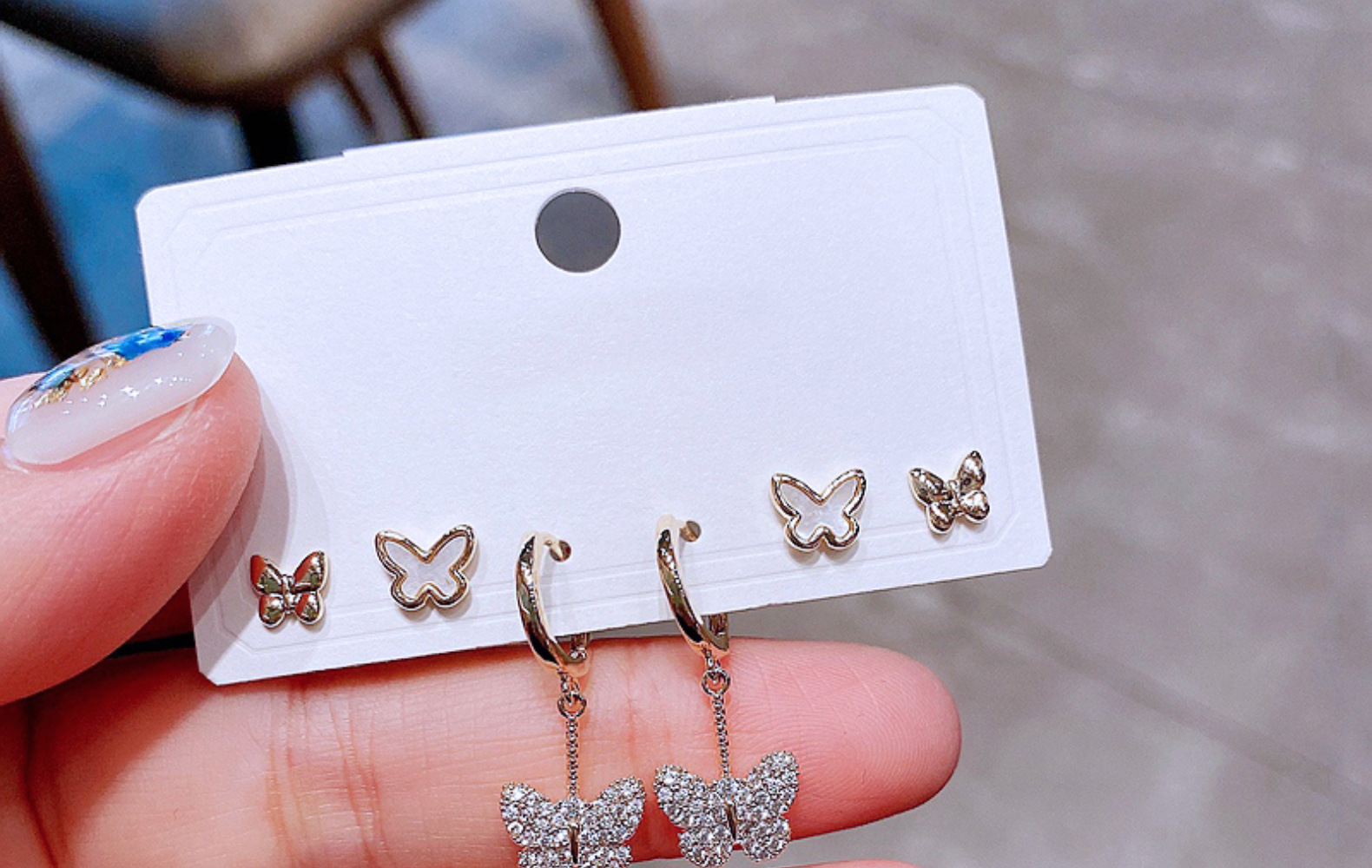 Simple Shell Zircon Micro-inlaid Butterfly Earrings Ear Buckle Cross-border Jewelry display picture 1