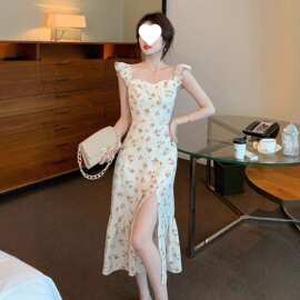 碎花泰式小吊带连衣裙子女夏季2026新款小飞袖长裙小个子茶歇法式