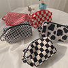 Brand cute handheld small cosmetic bag, retro small bag, advanced storage bag, high-quality style