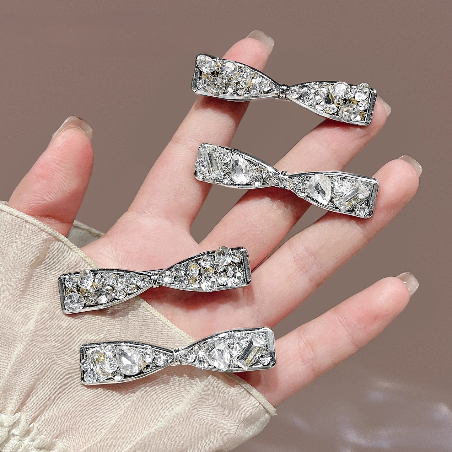 Glittrig strass hårklämma för sidolugg för kvinnor_voghion.com