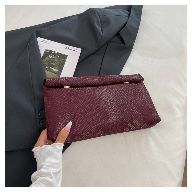 2025 verano nuevo bolso de moda personalizado de moda moda simple estilo exterior temperamento versátil sobres de alta calidad