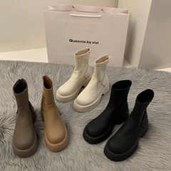 厚い底の痩せた白いマーティンブーツの女性靴2023年秋冬の高級感のあるショートブーツのフランスの小さい裸のブーツ