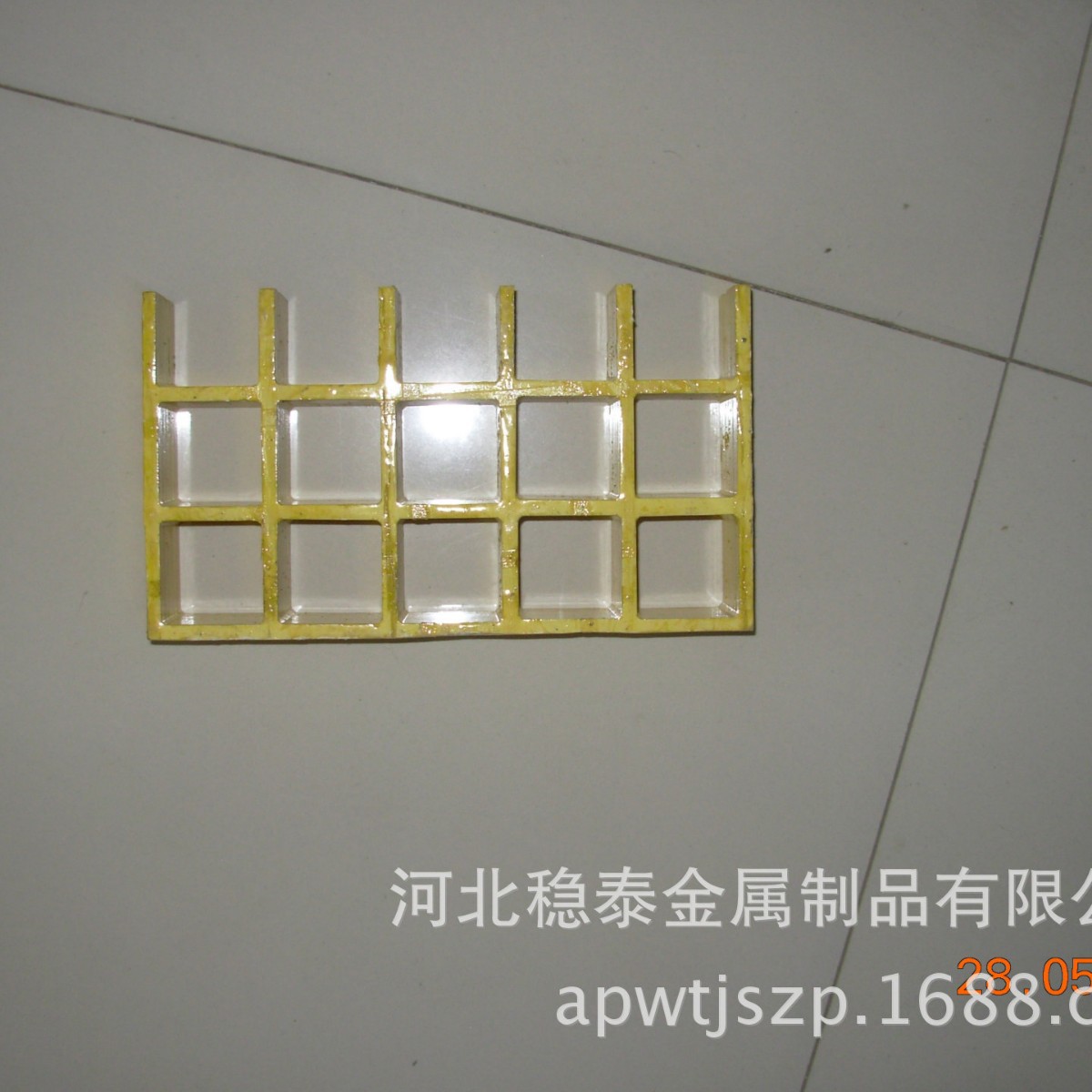 聚酯格栅板-重量轻，聚酯格栅板结构牢固颜色丰富价格低