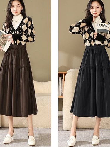 Leather Skirt for Women: 2025 Autumn/Winter Casual High-Waisted Skirt with Slimming Effect, Medium Length Pleated Skirt with Design Features