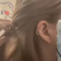 Рисовые оливковые бусины Пряжка для ушей Simple ins Холодный стиль женские серьги 925 Серебряные иглы ниша Элегантное ушное кольцо 2023 Новинка