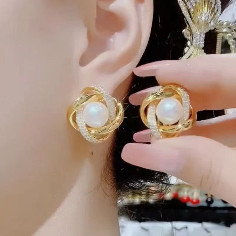 Brincos de pérolas elegantes para mulher com prata de lei_voghion.com