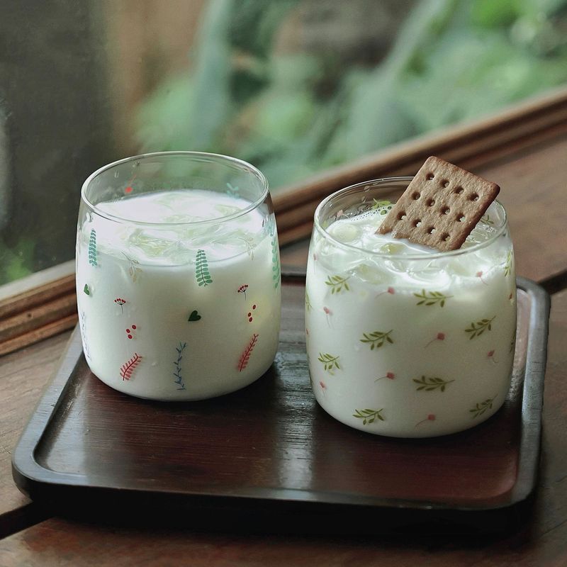 Ins Summer Glass Retro Small Floral Juice Drink Cup Glass Cold Drink Milk Coffee High Temperature Resistant Cup