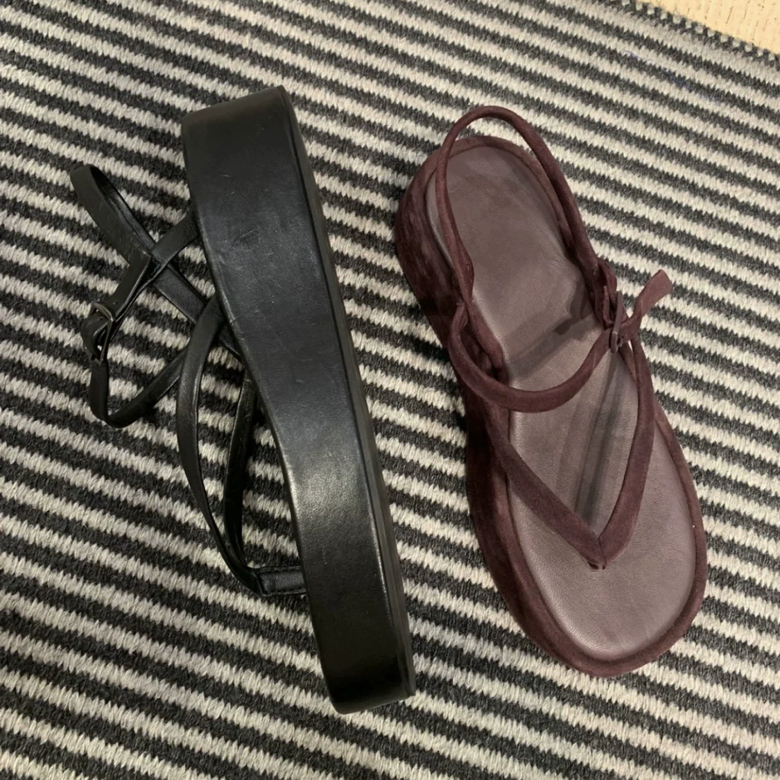 Версия из овчины ~ нишевые высококачественные шлепанцы из натуральной кожи, сандалии на толстой подошве для женщин, летние сандалии с узором «елочка», сандалии на платформе с открытым носком