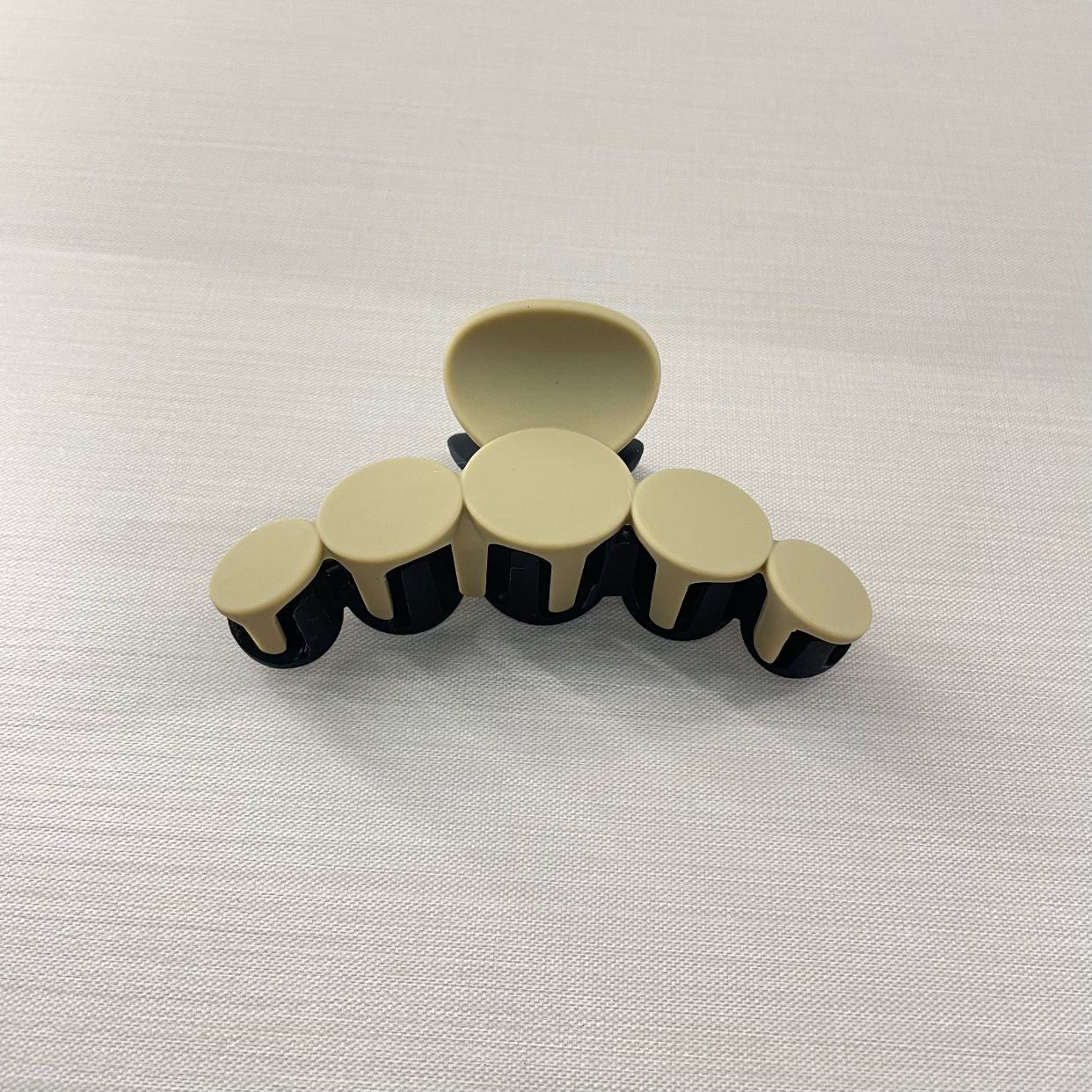 Oufeile superficie de dos colores AB textura esmerilada agarre cuchara trasera femenina alta Cola de Caballo tiburón clip accesorios para el cabello horquilla al por mayor