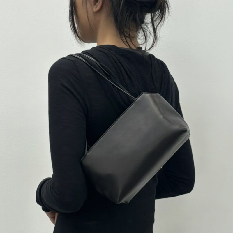 Therow Full Sheepskin Terrasse Long-Handle Tote Bag with a High-End Minimalist Style for Commuting, Can Be Used as a Handbag, Shoulder Bag, or Underarm Bag Therow Full Sheepskin Terrasse Long-Handle Tote Bag with a High-End Minimalist Style for Commuting, Can Be Used as a Handbag, Shoulder Bag, or Underarm Bag