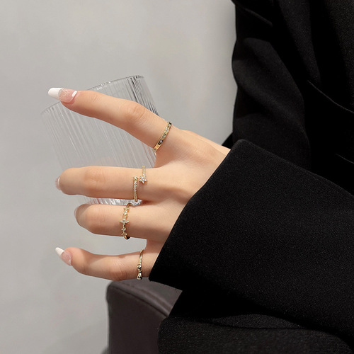 Xiaohongshu Bore Advanced Design Ins Trendy Four-Piece Ring Set, Same as the Famous Internet Celebrity, Simple and Elegant Index Finger Ring 