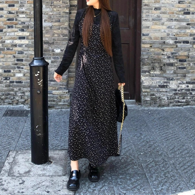 Plus-Size Design with Contrasting Color Faux Two-Piece Floral Dress for Women, New Autumn Style for Curvy Figures, Waist-Cinching, Slimming, and Age-Reducing Dress