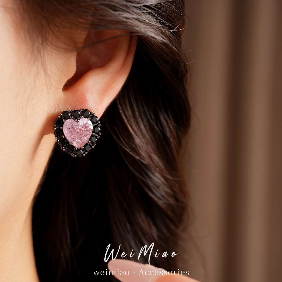 Aguja de plata Zircon amor pendientes de estilo dulce y fresco estilo de nicho de moda aretes ligeros de lujo alta sensación de aretes al por mayor
