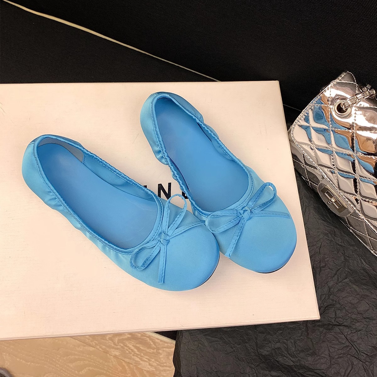 파란색