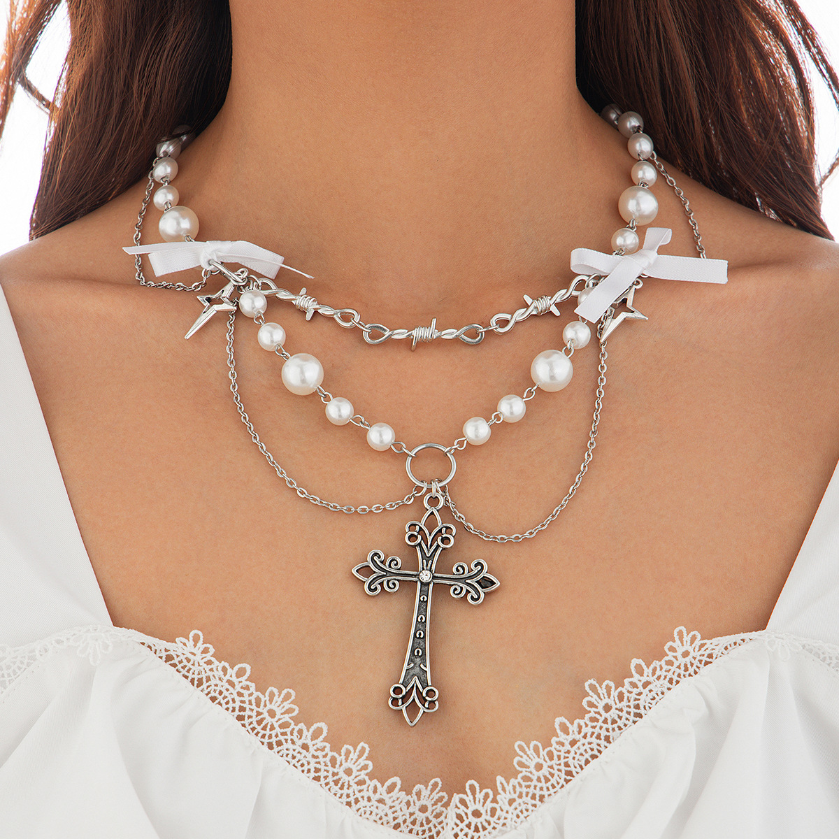 Collana a strati con croce e perle design elegante_voghion.com
