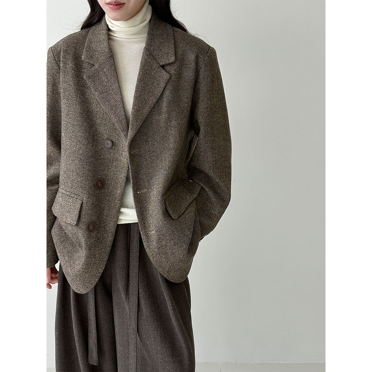 鹿西 极简高级感秋冬羊毛毛呢西装外套女短款质感粗花呢大衣8539