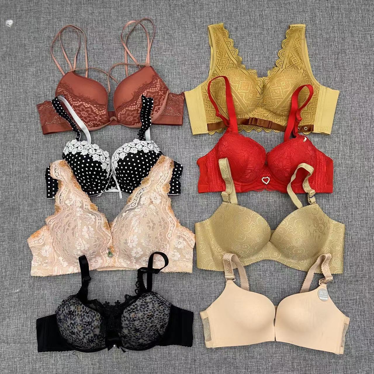 Varios productos de cola, sujetadores de mujer sin marcas sin anillo de acero con anillo de acero, una variedad de mezclas y combinaciones de pechos bajos en África