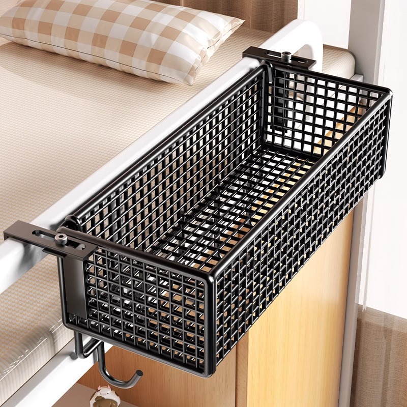 Rack de almacenamiento de cestas colgantes al lado de la cama con rack de almacenamiento de hierro forjado sin perforación de tipo colgante ajustable en la cama