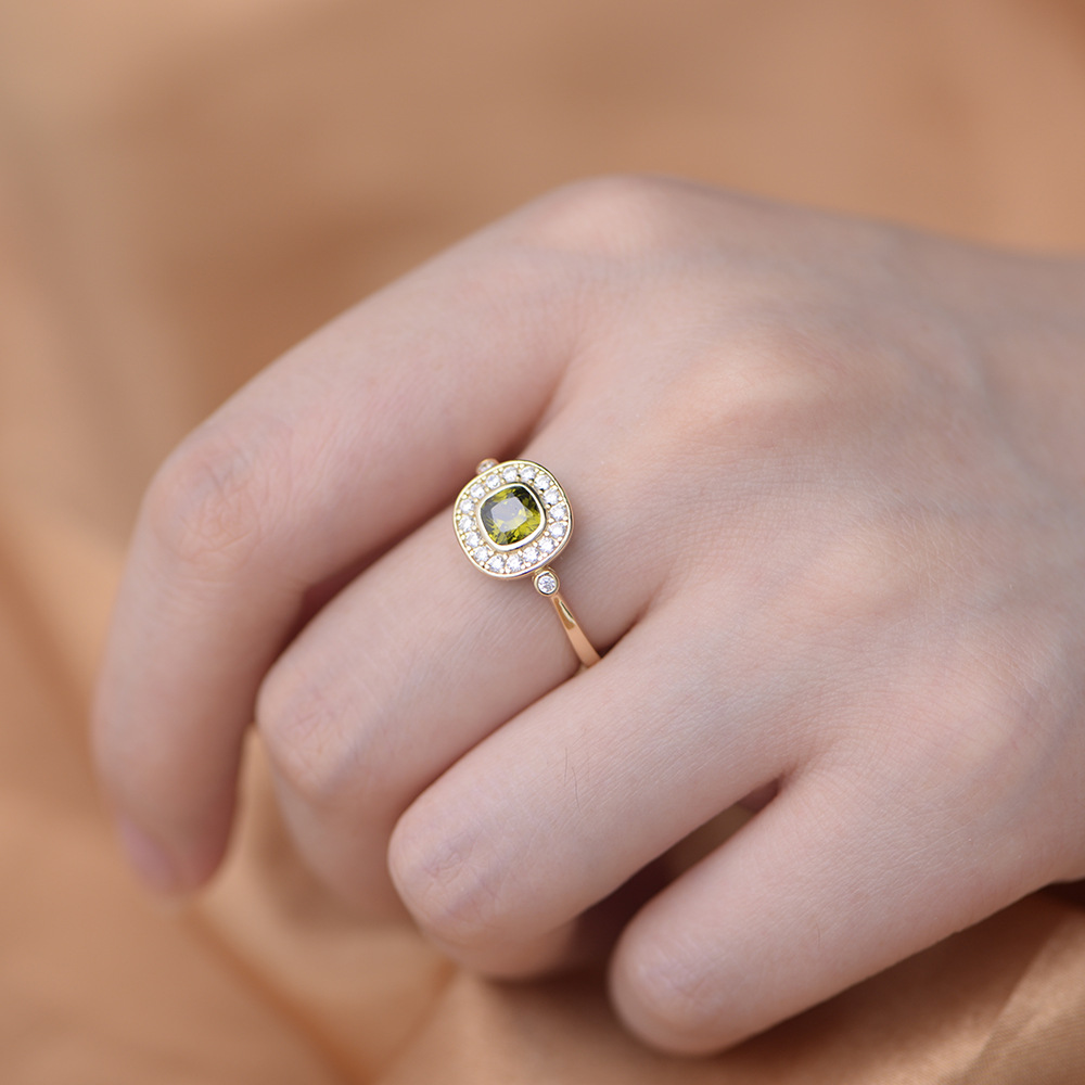 Anillo de circón verde oliva ovalado de plata de ley s925 para mujer, retro europeo y americano, lujo ligero, anillo de cola de dedo índice de alta calidad